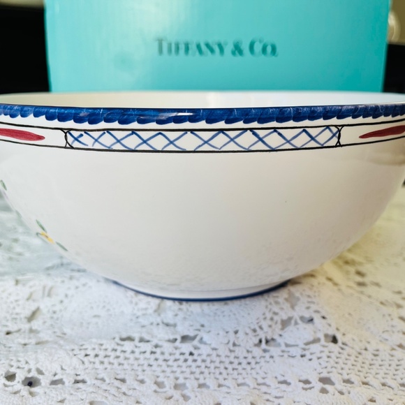 Tiffany Lisbon Large Salad Serving Bowl 10 inch in Excellent Condition with Box - Picture 8 of 11